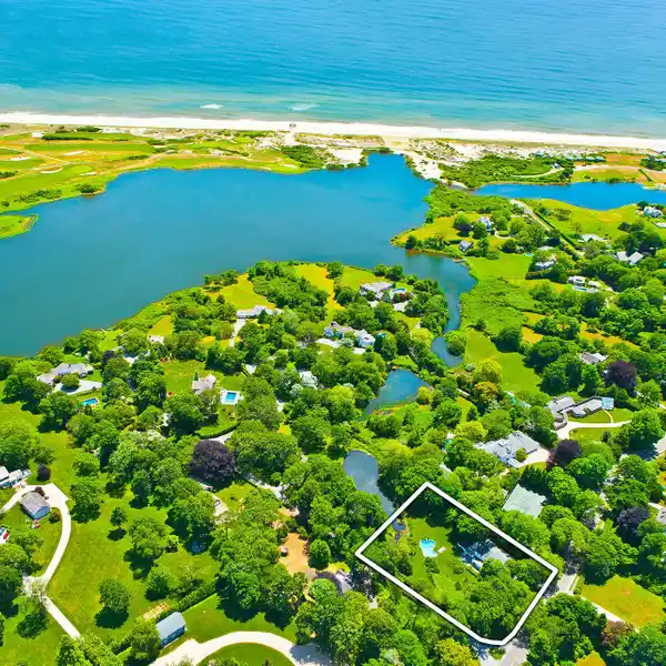 WARM AND INVITING RENTAL IN A TRANQUIL SETTING