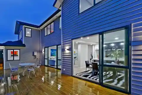 Exquisite Sanctuary in Coveted Neighbourhood