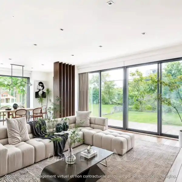 ELEGANT LIVING WITH PRIVATE ELEVATOR AND CINEMA