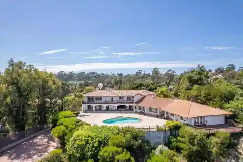 Breathtaking Property with Sweeping Panoramic Views