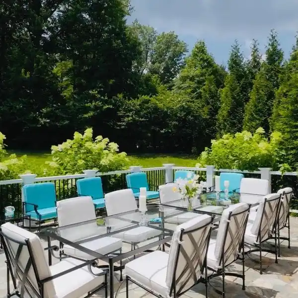 BOLD AND BEAUTIFUL TURNKEY RESIDENCE