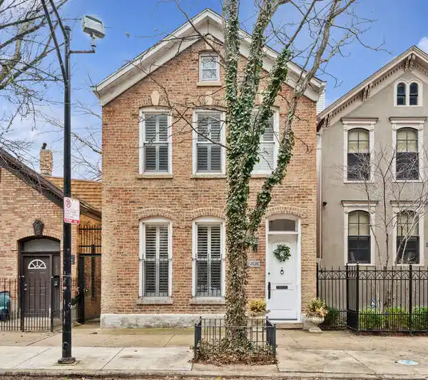 TIMELESS CHARM WITH MODERN LUXURY IN OLD TOWN