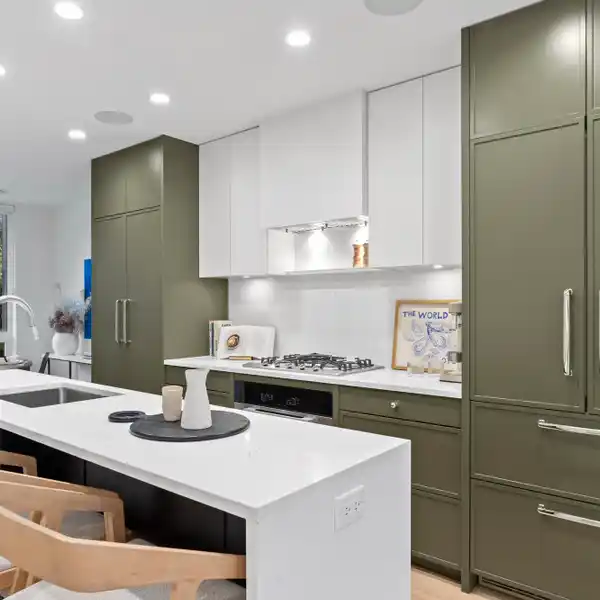 SOPHISTICATED CORNER TOWNHOME WITH ROOFTOP OASIS