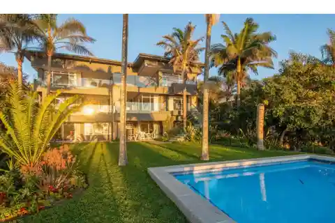 Extraordinary Lagoon-front Estate