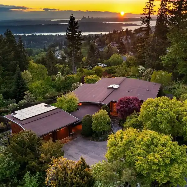 NORTHWEST MODERN HOME IN COVETED HILLTOP