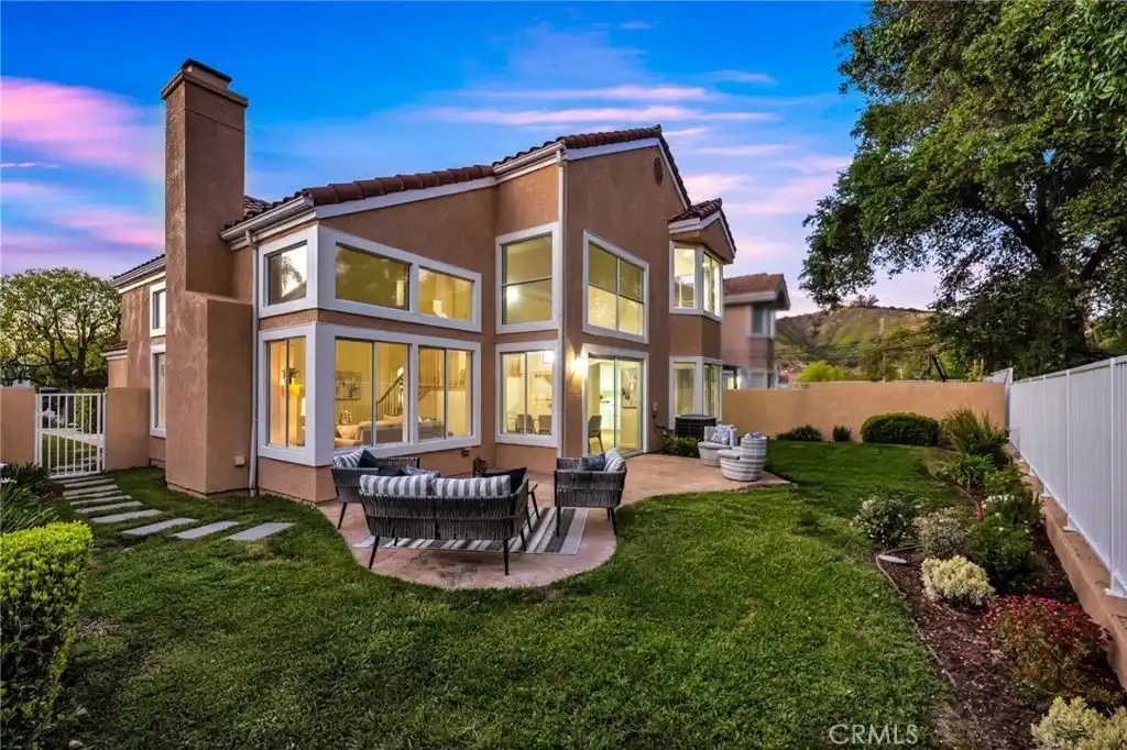 Picturesque Estate in Calabasas Hills