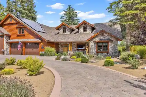 Entertainers’ Dream on Bailey Creeks Championship Fairway