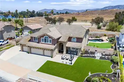 Exceptional Property in Coveted Sycamore Ranch