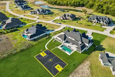 Custom Executive Estate in Stinson Highlands