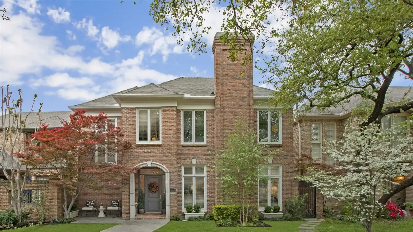 Transitional Residence in Coveted Caruth Village