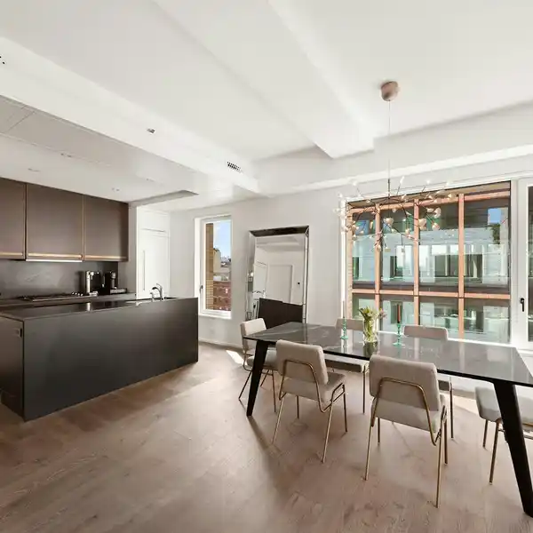 LARGE LIGHT-FILLED CORNER UNIT
