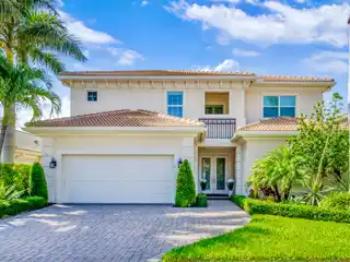 Elegant Golf Course Estate with Immediate Full Golf Membership