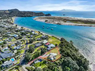 Large Waterfront Property on a Sought-after Street