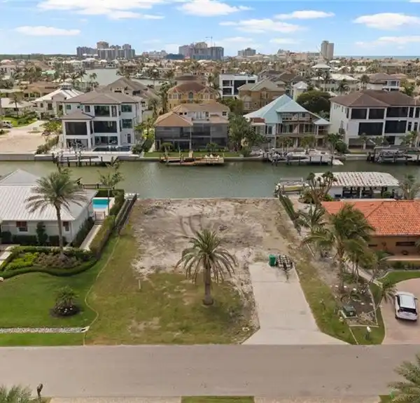 RARE GULF-ACCESS LOT
