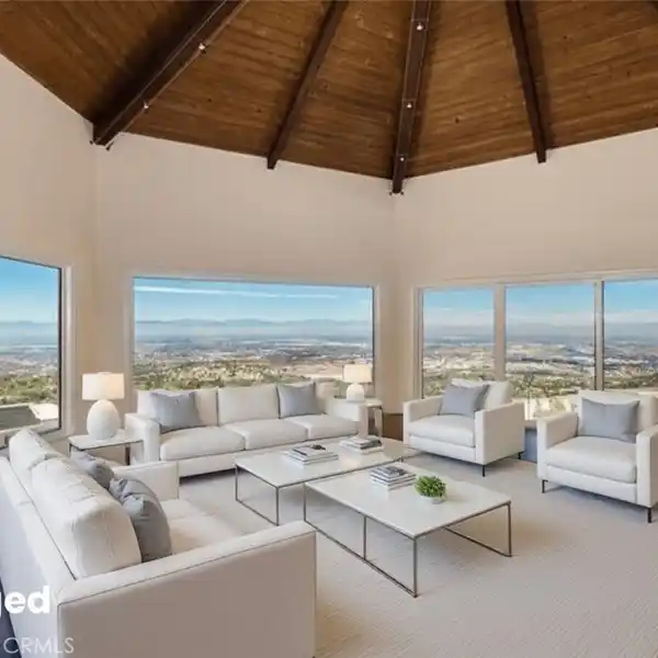 GORGEOUS CONTEMPORARY HOME