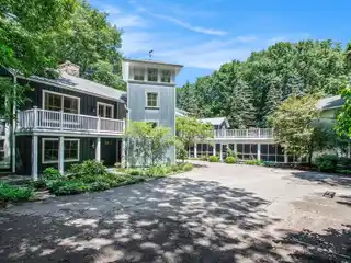 Exceptional Lakefront Paradise