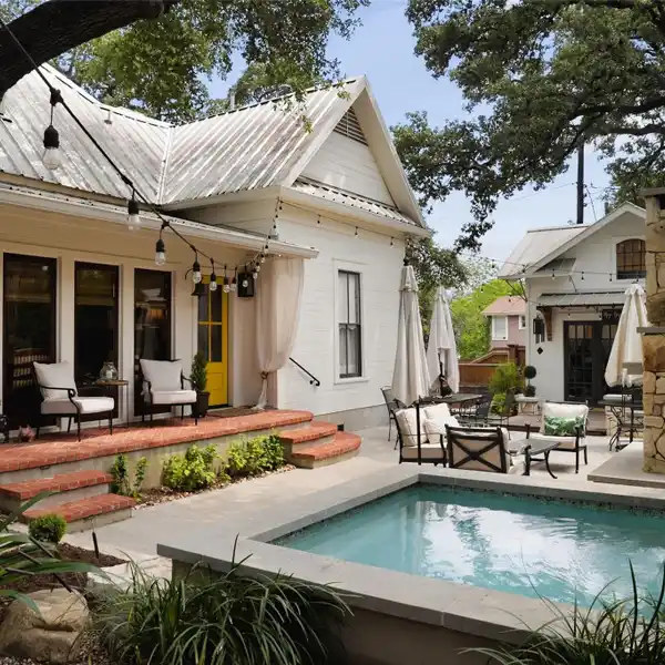 REFURBISHED 1890 COTTAGE IN TRAVIS HEIGHTS