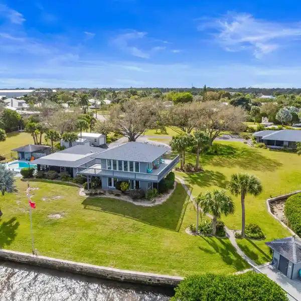 1.75 ACRES ON THE MANATEE POCKET