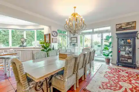 Rare Home in the Prestigious Mussel Cove