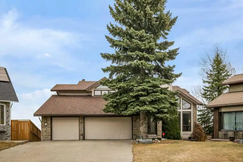 Grand Home Backing to Green Space