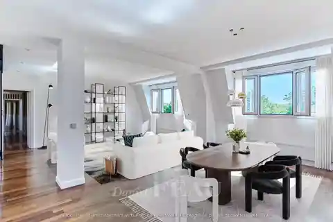 Bright Dual-Aspect Apartment with Garden Views