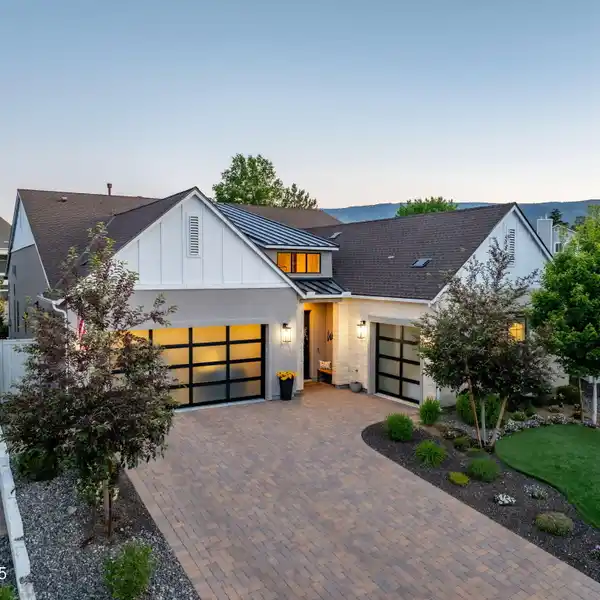 SINGLE-LEVEL LUXURY LIVING IN THE ICONIC RANCHARRAH ESTATE