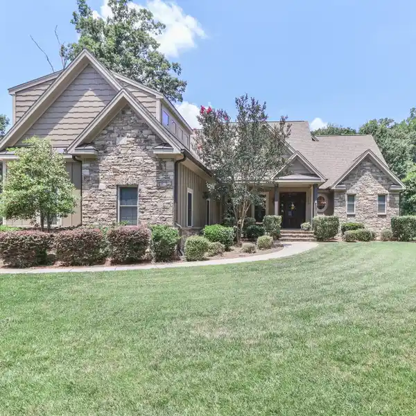 CHARMING HOME OVERLOOKING THE STATESVILLE COUNTRY CLUB COURSE