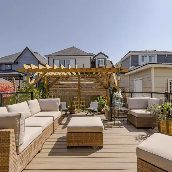 BEAUTIFULLY KEPT HIGH-END HOME