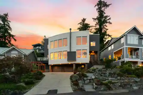 Immaculate Contemporary Home Above Juanita Bay