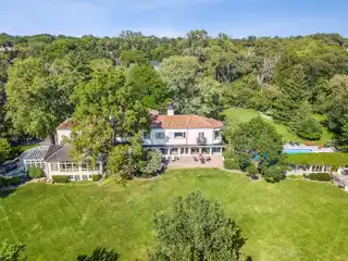 Sprawling Secluded Oasis