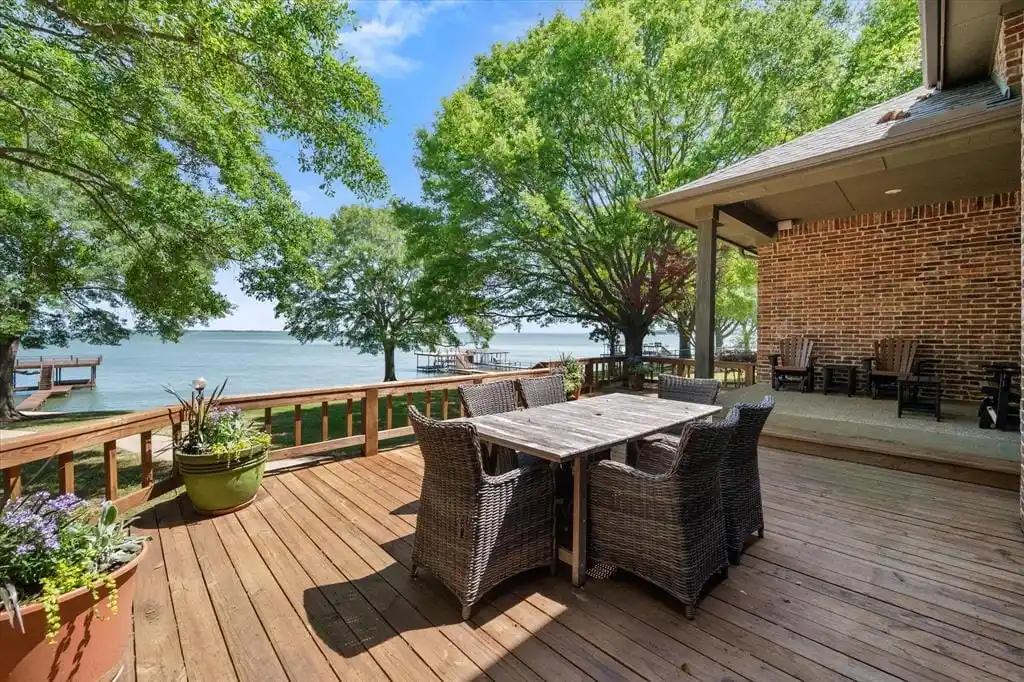Serene Sanctuary on Richland Chambers Lake