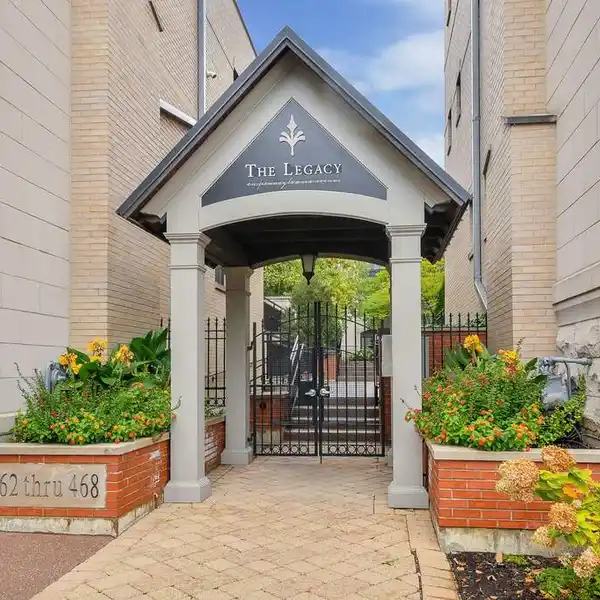 SPACIOUS CONDO STEPS FROM SHOPPING, DINING & METRA