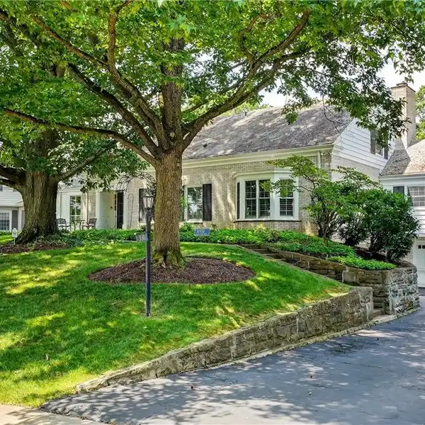TIMELESS WHITE BRICK CAPE COD