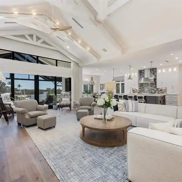 REIMAGINED FLORIDA CUPOLA-STYLE HOME