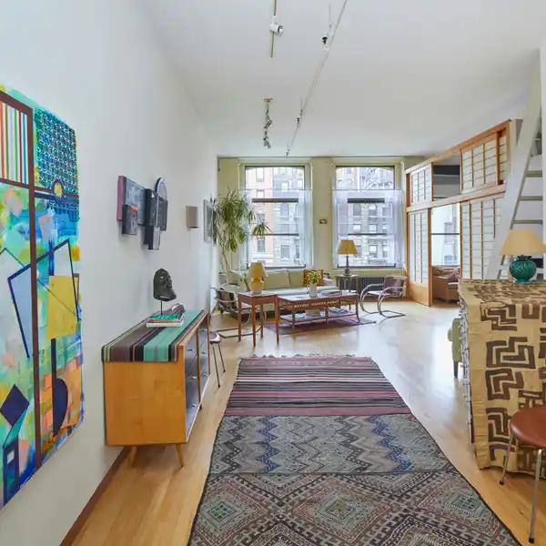 OLD SCHOOL ARTISTS LOFT IN CHELSEA