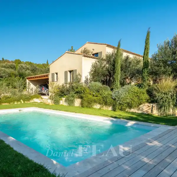 BEAUTIFUL VILLA IN A SERENE SETTING