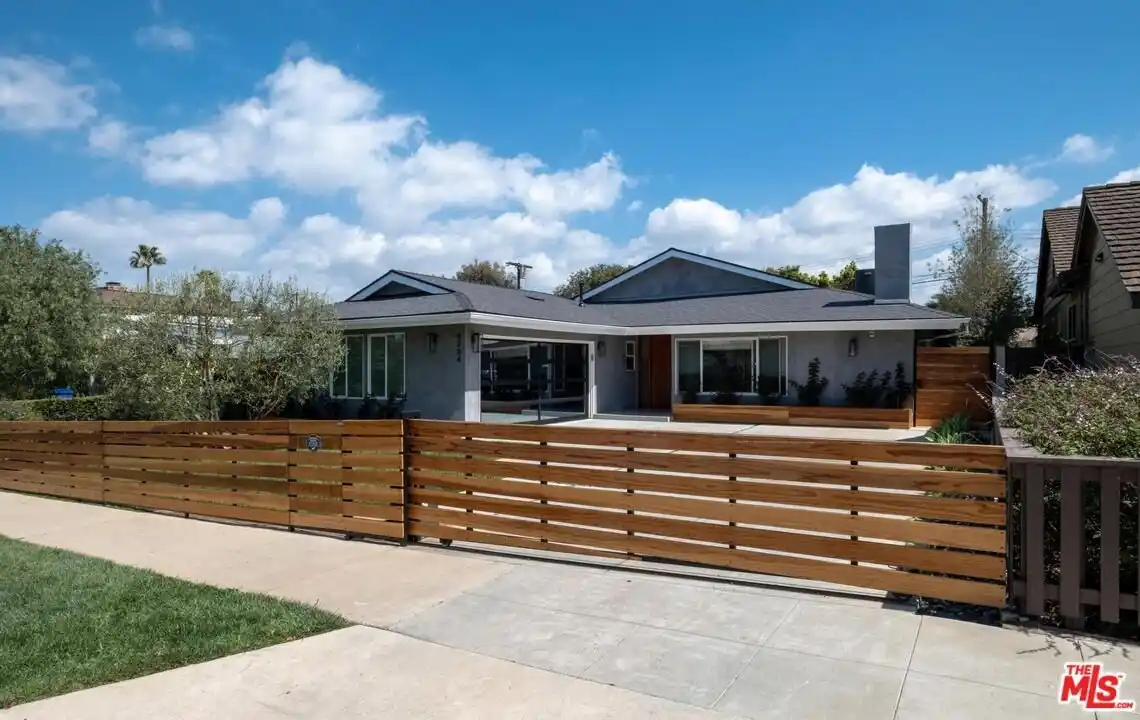 Silicon Beach Sanctuary