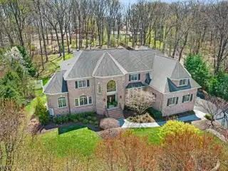 Unparalleled Luxury and Refined Living