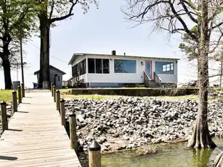 Charming Cabin on Horseshoe Lake