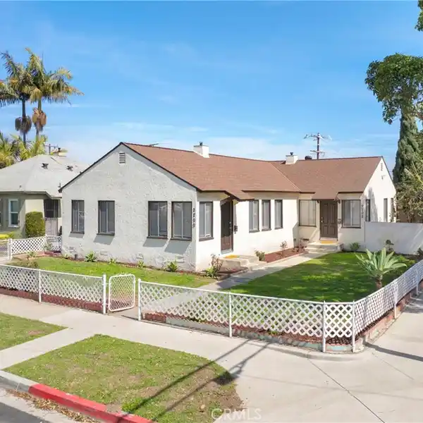 CHARMING DUPLEX IN AN IDYLLIC LOCATION