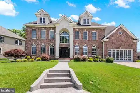 Exquisite Spacious Colonial