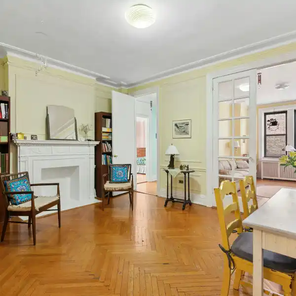 HISTORIC ELEGANCE IN ICONIC WEST END CO-OP