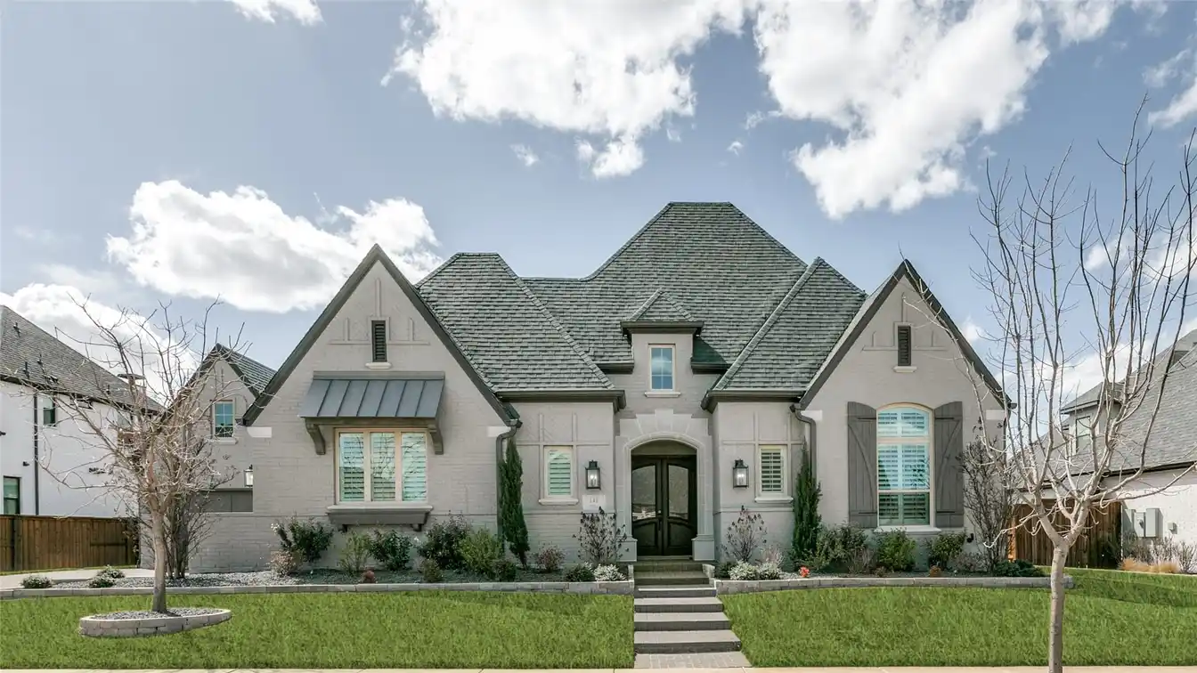 Exquisite Home in the Peninsula of Windsong Ranch