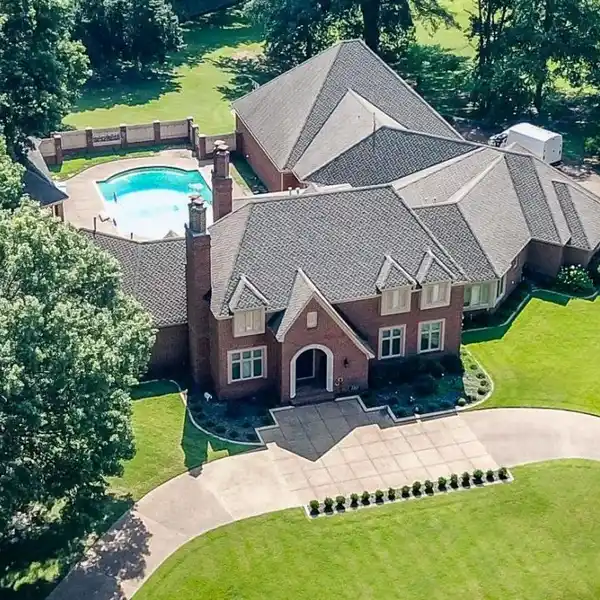 SPACIOUS HOME ON OVER AN ACRE IN THE HIGHLANDS