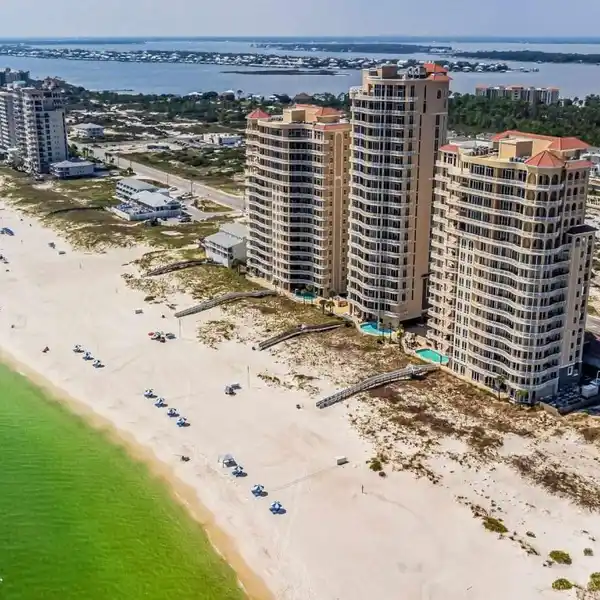 ELEGANT COASTAL LIVING AT LA RIVA EAST