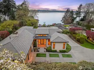 Custom-Crafted Waverly Way Retreat