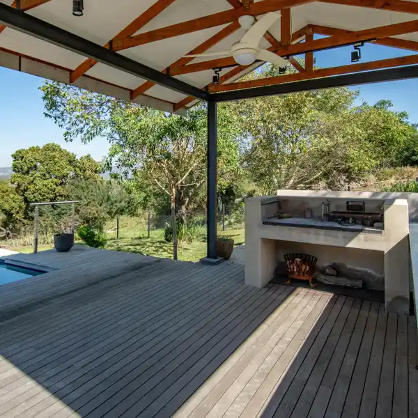 ECO ESTATE LUXURY AND PUTTING GREEN