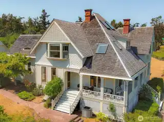 Stately and Comfortable Victorian Home