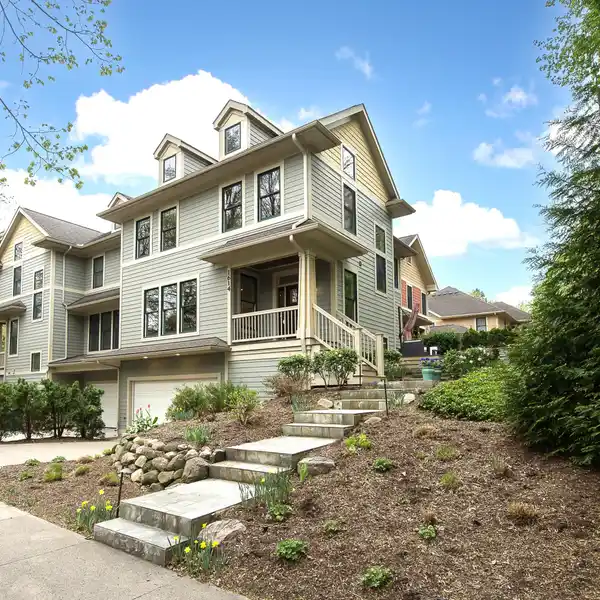 LIGHT-FILLED TOWNHOUSE IN COVETED BURNS PARK