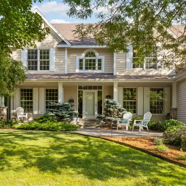 STUNNING CHANHASSEN HOME